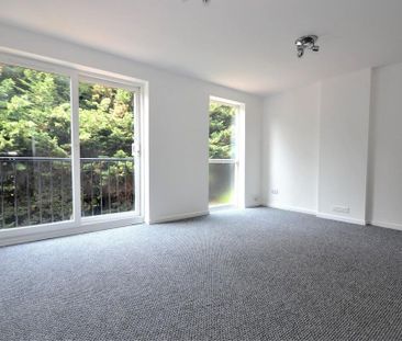 3 bedroom maisonette to rent - Photo 2