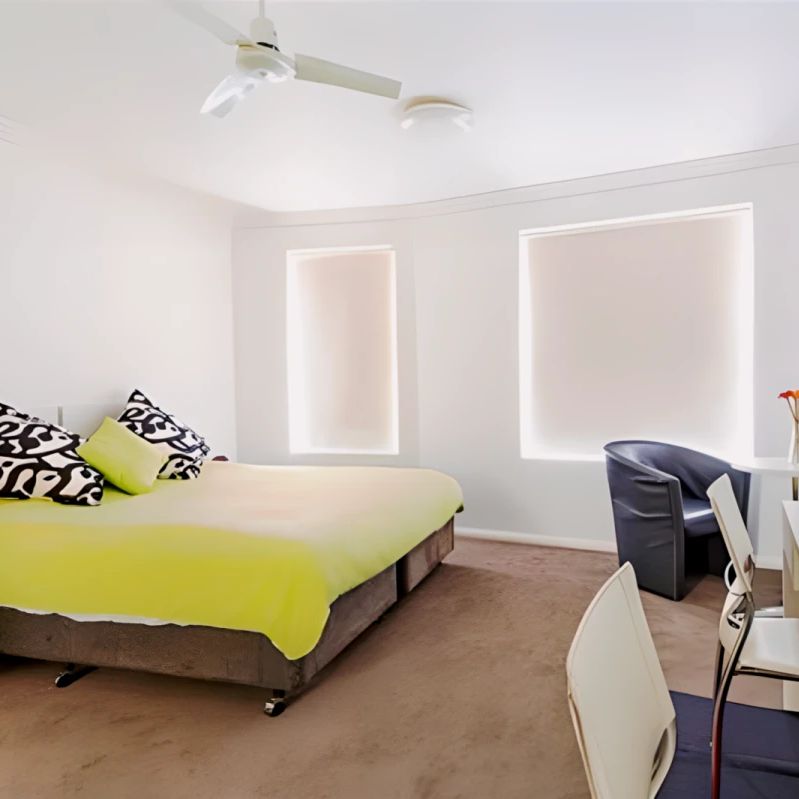 Three Bedroom Apartment - Photo 1