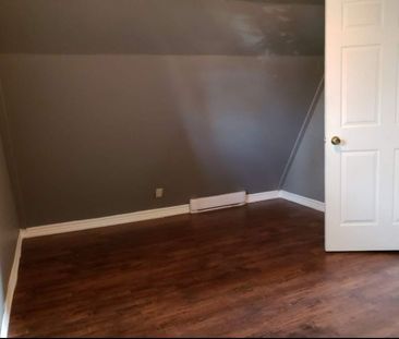 For Lease - 598 Front Street, Oshawa, Ontario - Photo 3