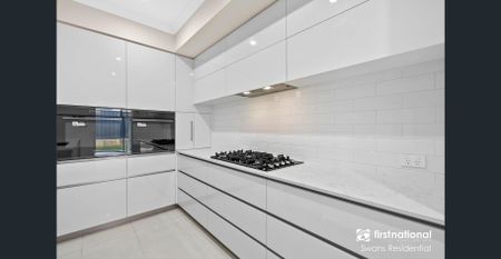 Spacious Family Living in Sought-After Halls Head!! - Photo 4