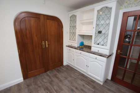 4 bedroom end of terrace house to rent - Photo 4