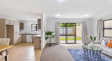 Takanini, 3 Bedrooms, $650pw, 48D Tironui Road - Photo 3