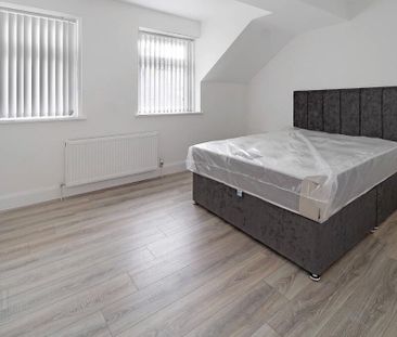 45 Benvarden Avenue, Derry, BT47 2AS - Photo 2