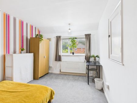 4 bedroom terraced house to rent - Photo 3