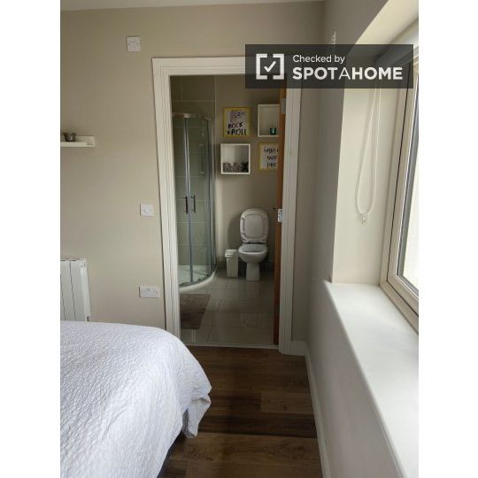 Room for rent in 3-bedroom house in Donabate.Single Occupan - Photo 1