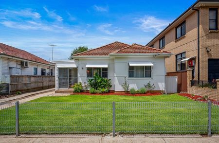 Charming 3-Bedroom Home in the Heart of Auburn!! - Photo 3