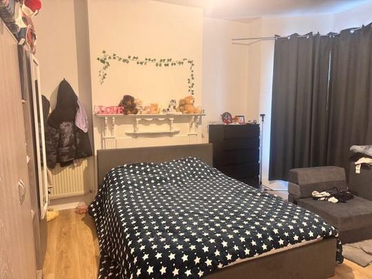 4 bedroom terraced house to rent - Photo 1