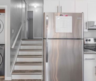 For Lease - 82 Emery Street, London South, Ontario - Photo 6