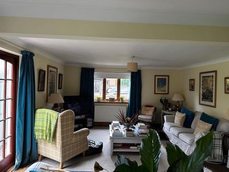 3 bedroom detached house to rent - Photo 2