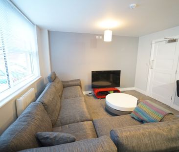 Rooms 6 & 7, Flat 7, 10 Middle Street, NG9 1FX, NOTTINGHAM - Photo 1