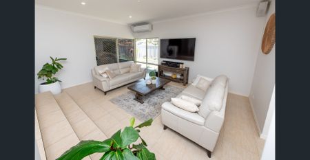 STUNNING FAMILY HOME LOCATED IN A QUITE CUL-DE-SAC! - Photo 3