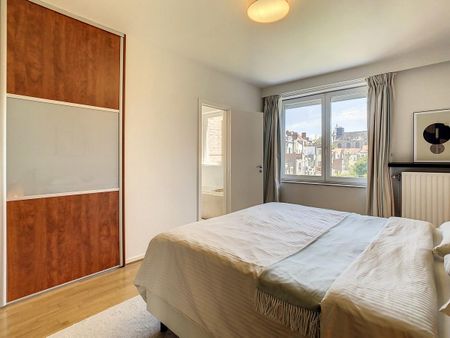 Louise/Châtelain: Beautiful furnished apartment + terrace - Photo 5