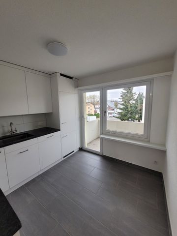 Rent a 4 rooms apartment in Fahrweid - Photo 3