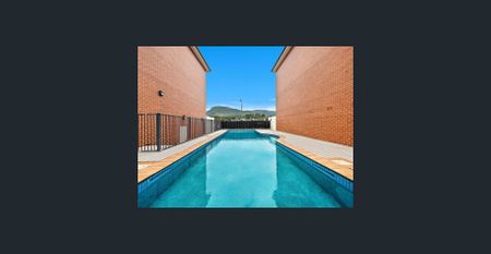 Modern 2 Bedroom Unit - Photo 5