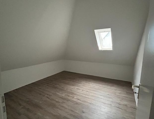 Helle 5,5 - Zimmer - Dachgeschosswohnung in Recklinghausen - Foto 1