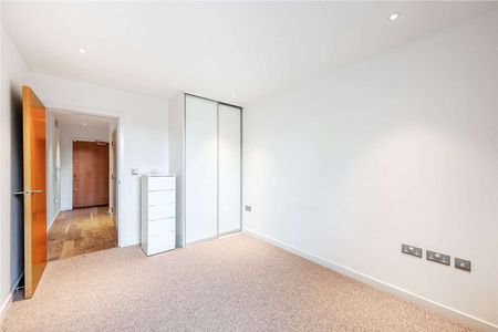 *3D virtual viewing available* - Fantastic one bedroom ground floor flat with its own private patio garden. - Photo 4