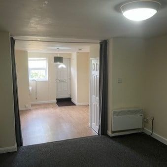 1 Bed Flat, Stanningley Road, LS12 - Photo 1