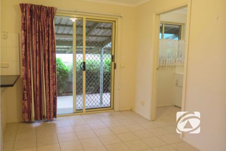 COSY THREE BEDROOM HOME! - Photo 2