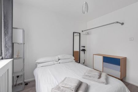 3 bedroom flat to rent - Photo 2