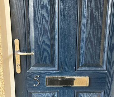 Room in a Shared House, Carlton Grove, LS7 - Photo 1