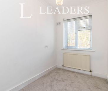 4 bedroom house to rent Caesars Walk, CR4 - Photo 5