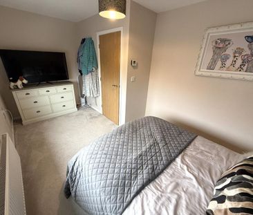 3 bedroom semi-detached house to rent - Photo 6