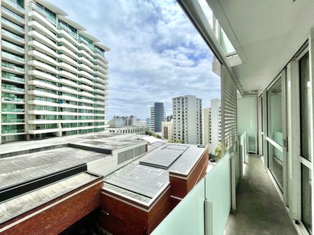 2 Bedroom Furnished Apartment near University - Photo 3