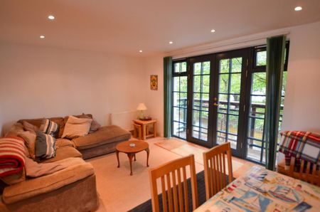 4 bedroom townhouse to rent - Photo 2