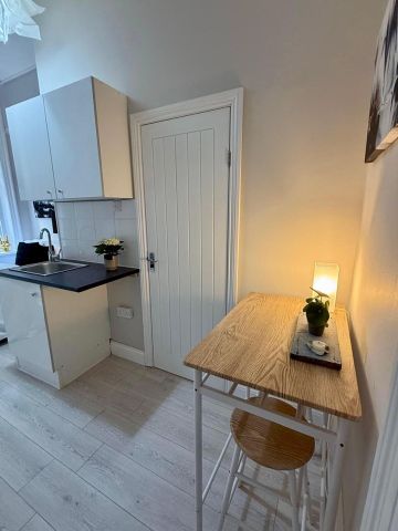 Studio Flat, Linden Mansions, N6 - Photo 5