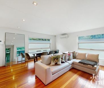 Stylish Three-Level Townhouse with Private Outdoor Spaces in Glen Iris - Photo 1