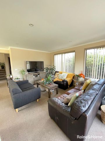 Family Friendly Townhouse - Photo 2