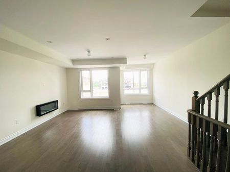 For Lease - 255 Tennant Circle, Vaughan, Ontario - Photo 2