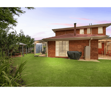 SPACIOUS FAMILY LIVING IN A PEACEFUL COURT LOCATION - Photo 5