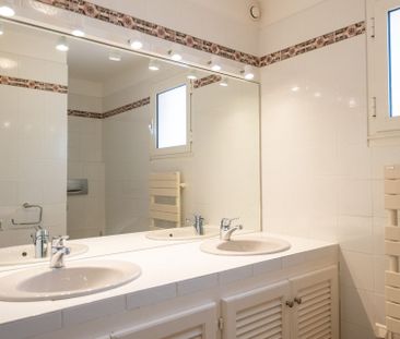 Rental Villa Ajaccio 8 Rooms 300 m² - Photo 1