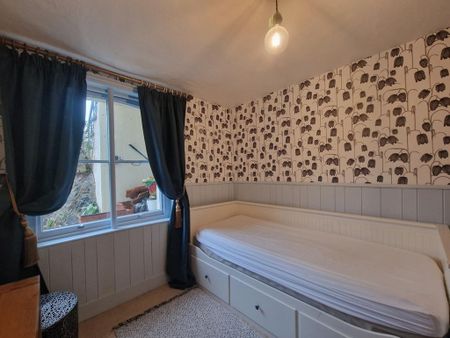 3 bedroom flat to rent - Photo 4