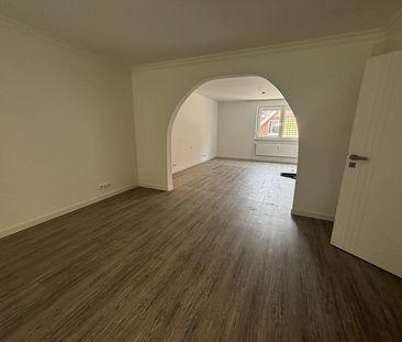 Schicke 2,5-Zimmer-Wohnung mit Loggia und Grünblick in der Altstadt... - Photo 1