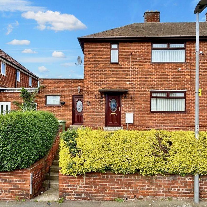 3 bed semi-detached house to rent in SR8 - Photo 2