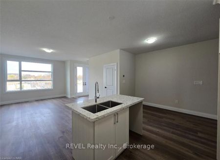 For Lease - 16 WARREN Trail, Welland, Ontario - Photo 4