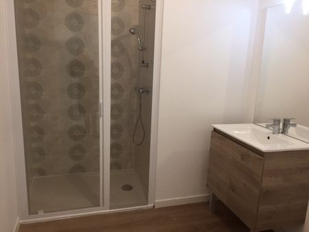 Location Appartement 3 pièces 63m² CARPIQUET 14650 - Photo 5