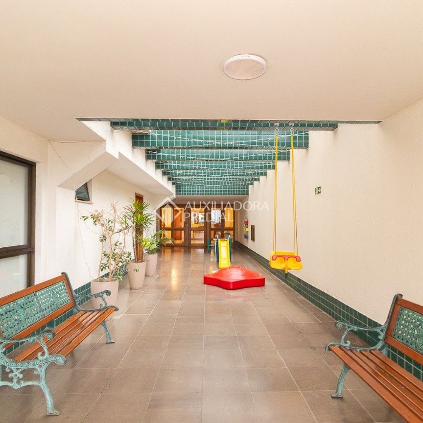 Apartamento com 2 quartos e 67m² para alugar em Menino Deus, Porto Alegre. - Photo 1