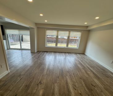 For Lease - 111 Higginbotham Crescent, Milton, Ontario - Photo 2