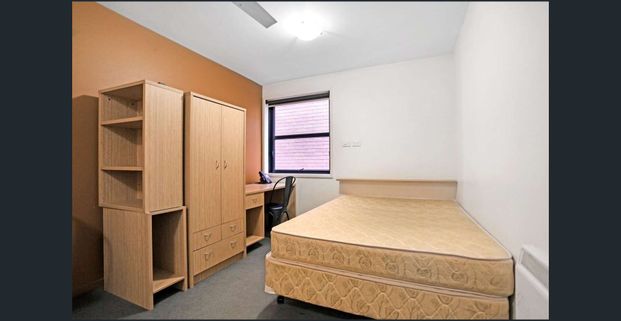 FURNISHED STUDIO APARTMENT - Photo 1