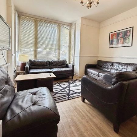 Kingfisher, Thorpe Road, NR1 - Photo 1