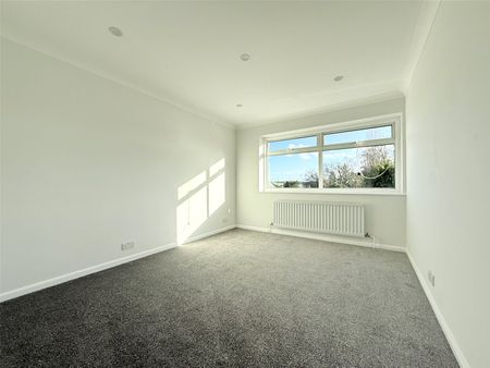 High Ridge, Cuffley - Photo 3