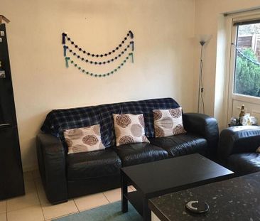 4 bedroom house to rent - Photo 1