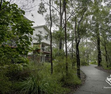 Generous 1 Bedroom Apartment plus Large Multi- Use Room - Photo 2