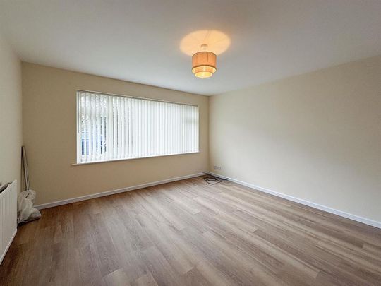 3 bedroom semi-detached bungalow to rent - Photo 1