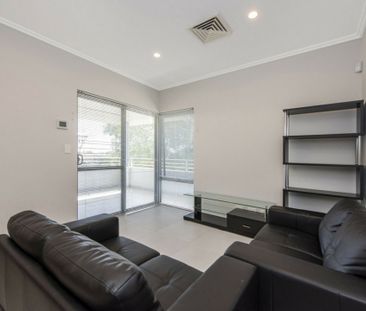 Partly furnished 2 Bedroom Apartment - Photo 1