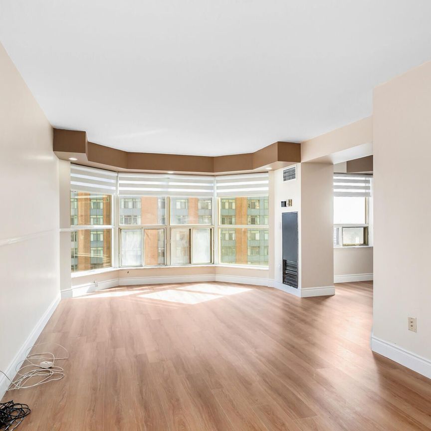 For Lease - 325 Webb Drive Unit# 811, Mississauga, Ontario - Photo 1