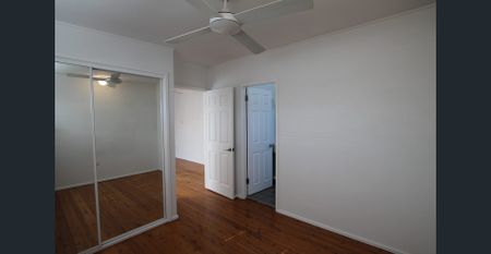 Great location close to Bar Beach and Darby Street - Photo 3